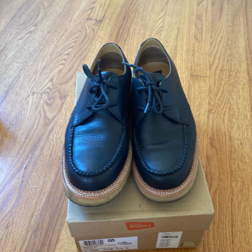 Clarks Beckett in black